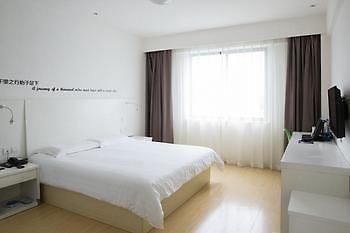 Motel 168 Shanghai Nanhui Huinan Subway Station Exterior photo