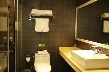 Motel 168 Shanghai Nanhui Huinan Subway Station Exterior photo